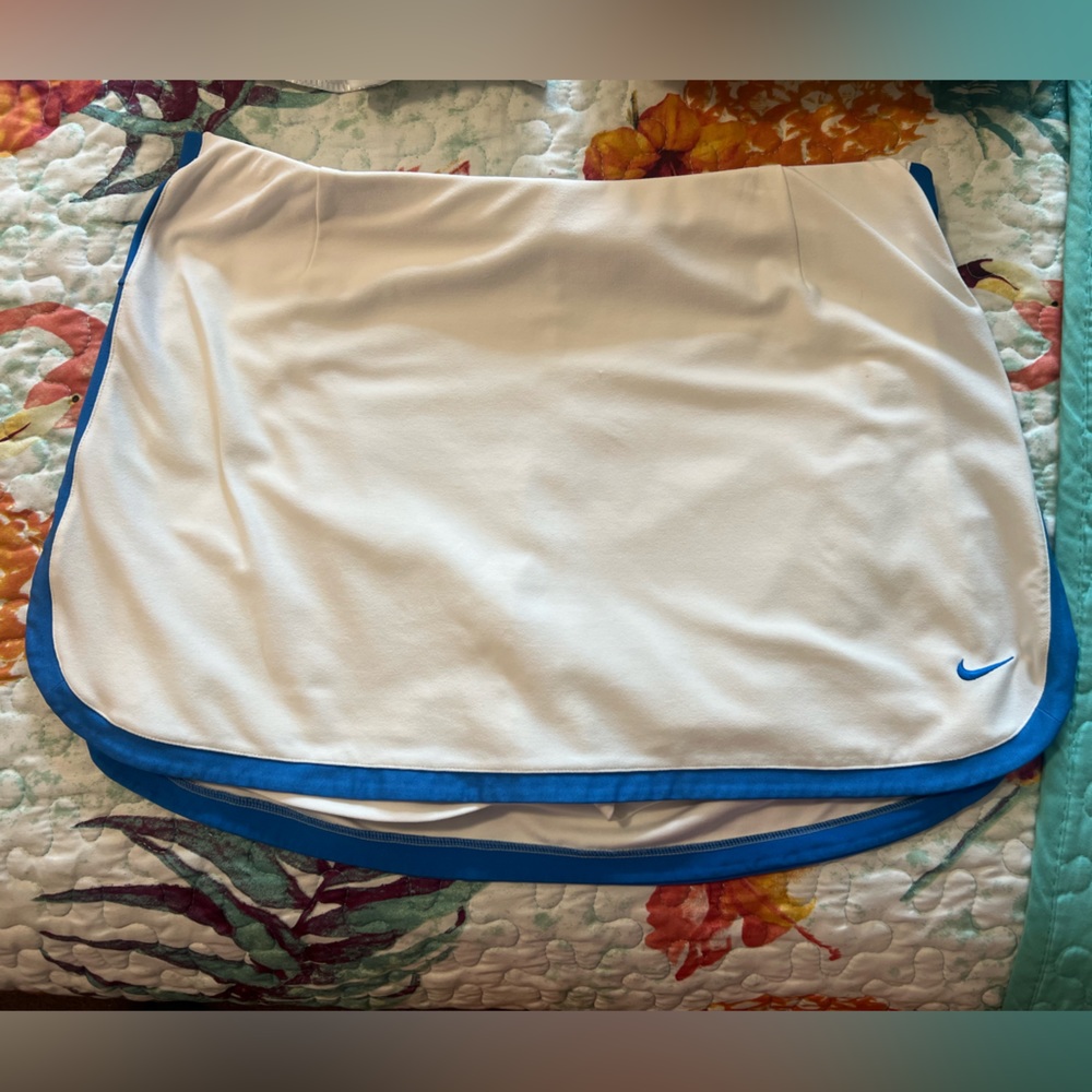 White Nike shirt, size large